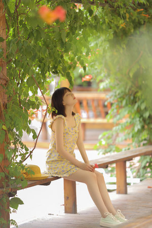 女性私处蹲下拍照有疙瘩正常吗